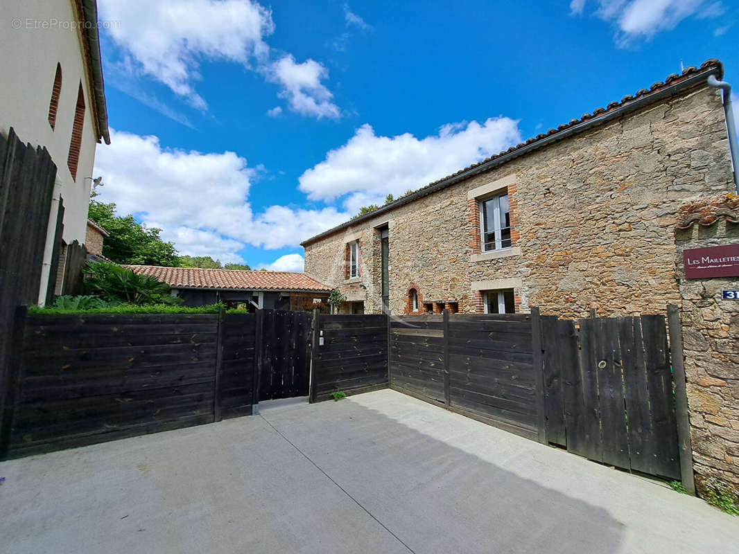 Maison à LES HERBIERS