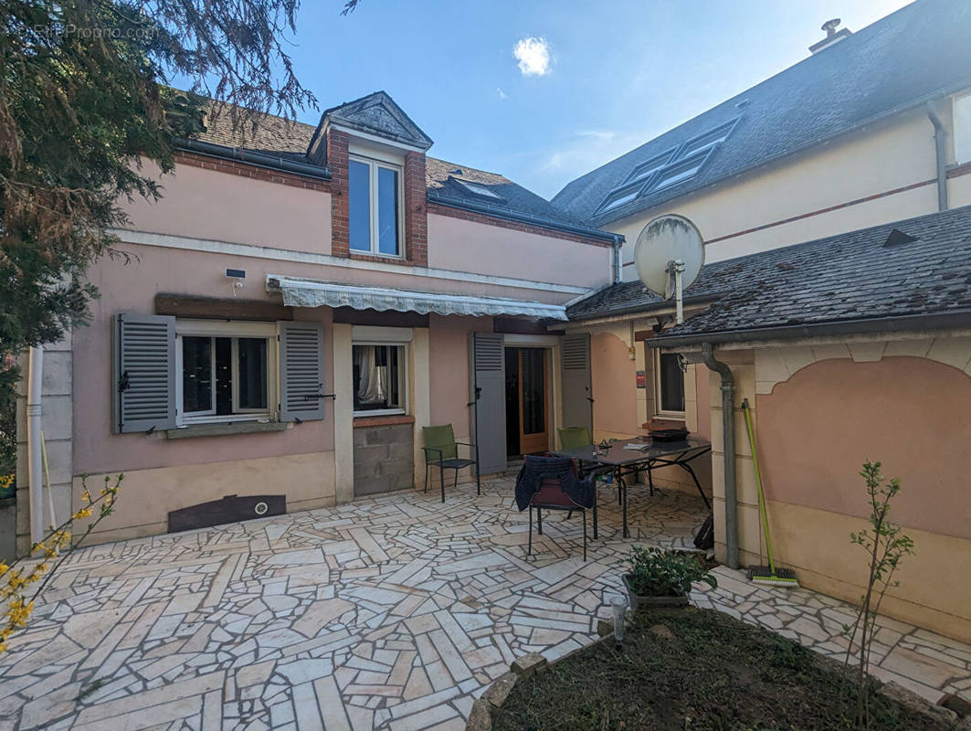 Maison à CHALETTE-SUR-LOING