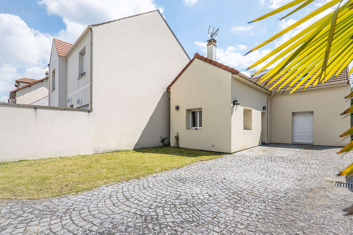 Maison à CHAMPIGNY-SUR-MARNE