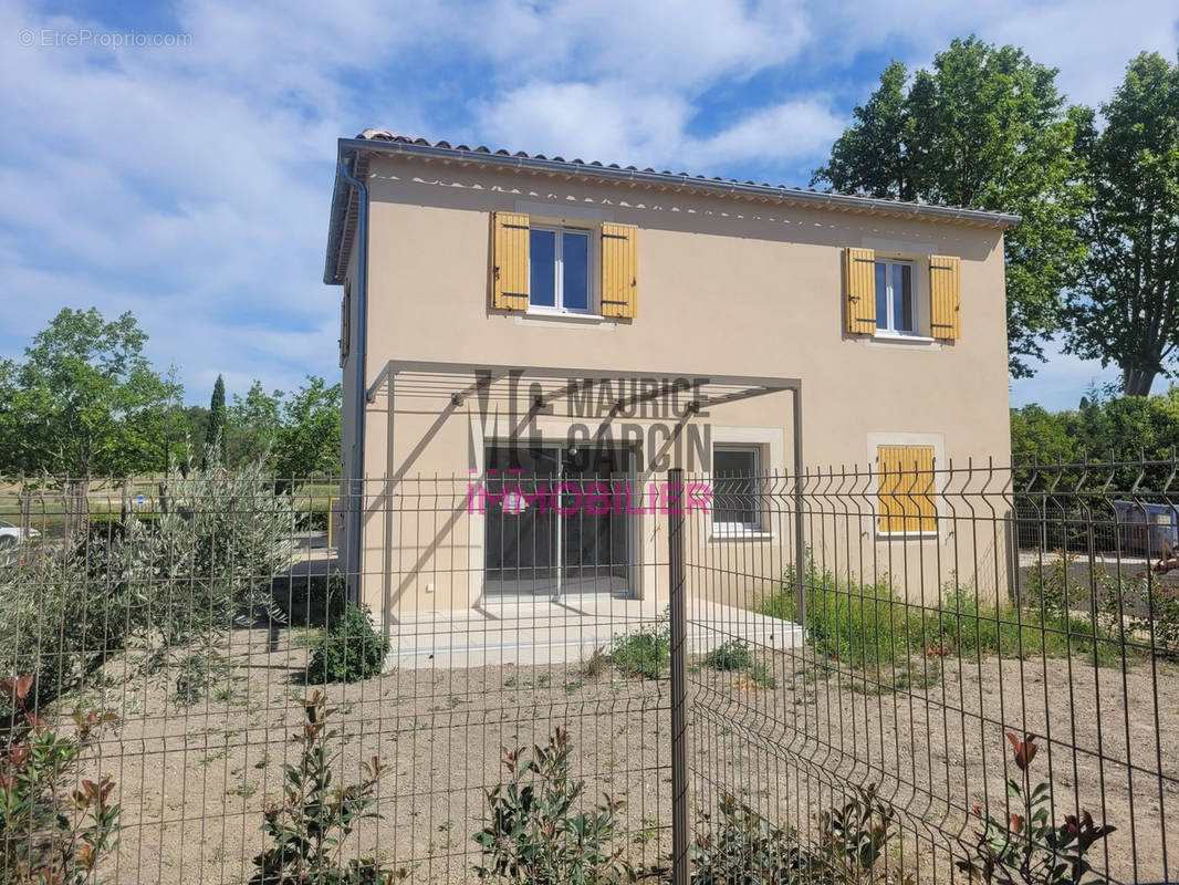 Maison à SAUMANE-DE-VAUCLUSE