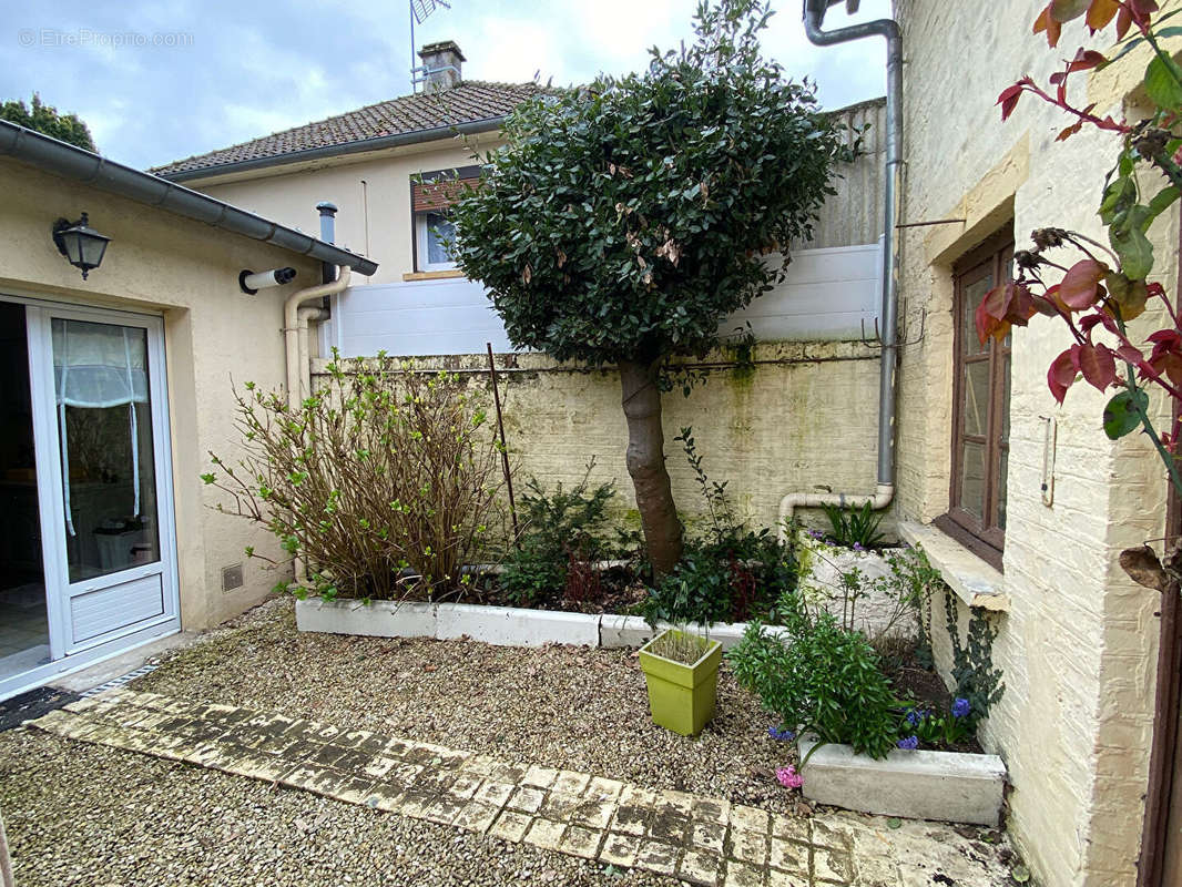 Maison à SAINT-QUENTIN