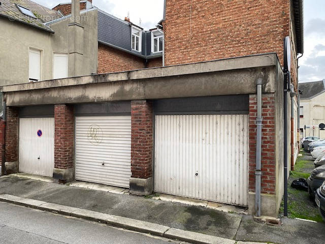 Parking à SAINT-QUENTIN