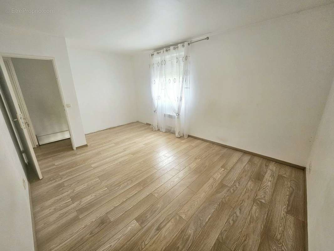 Appartement à MOISSY-CRAMAYEL