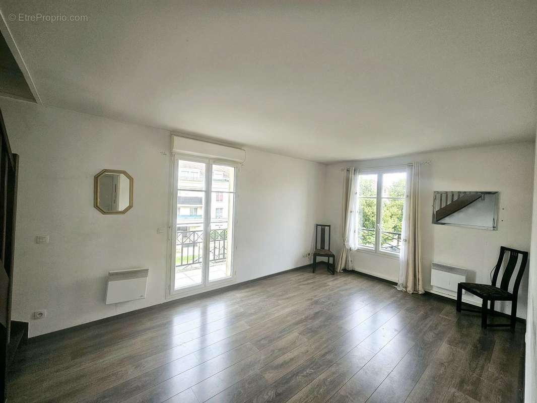 Appartement à MOISSY-CRAMAYEL