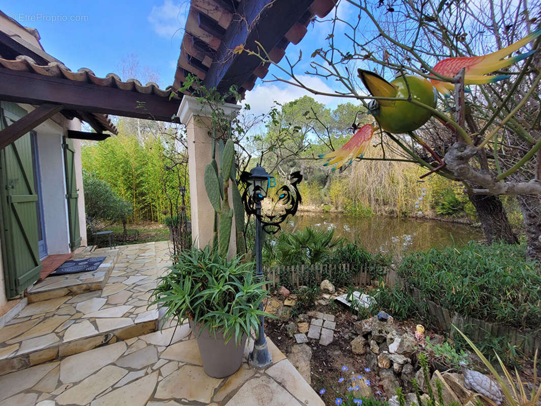 Maison à ROQUEBRUNE-SUR-ARGENS