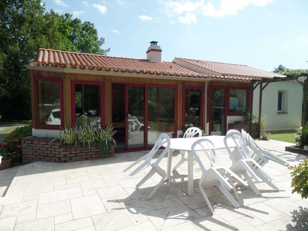 Maison à CHATEAUNEUF