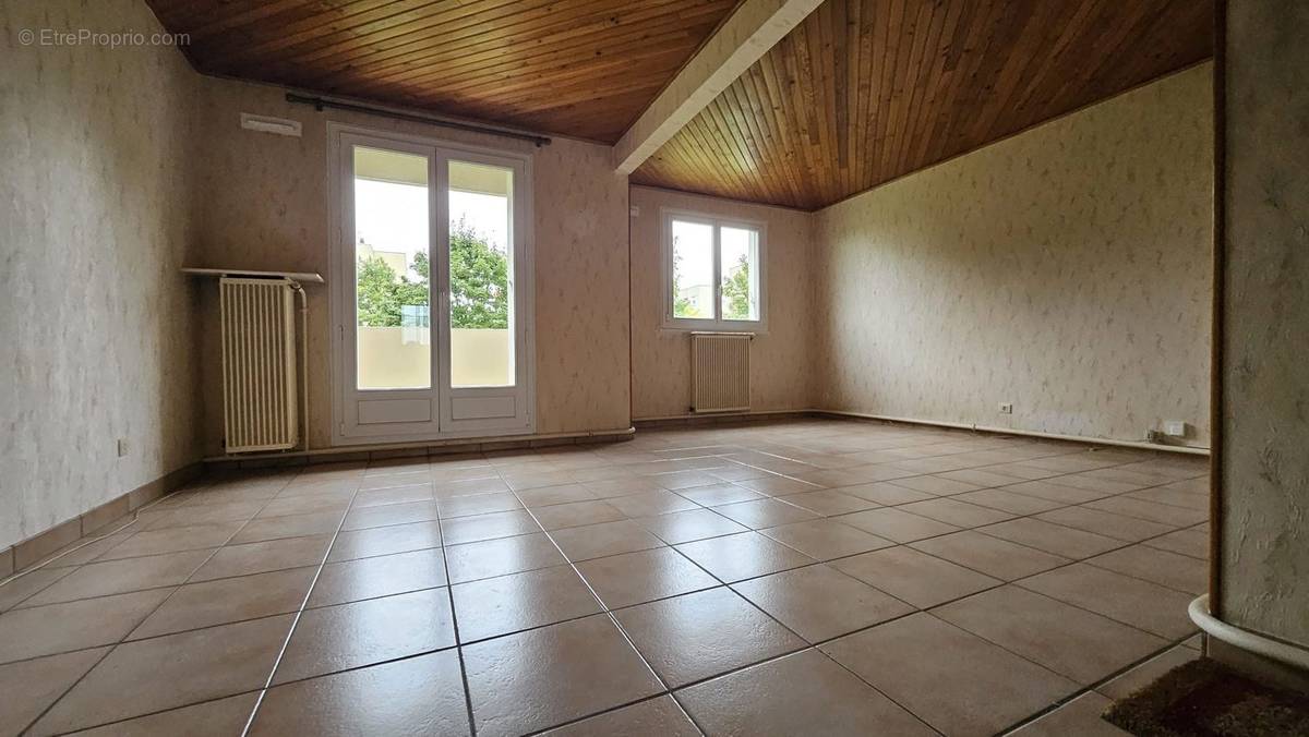 Appartement à CHEVIGNY-SAINT-SAUVEUR