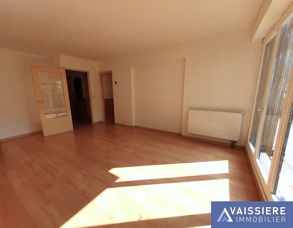 Appartement à MONTIGNY-LE-BRETONNEUX