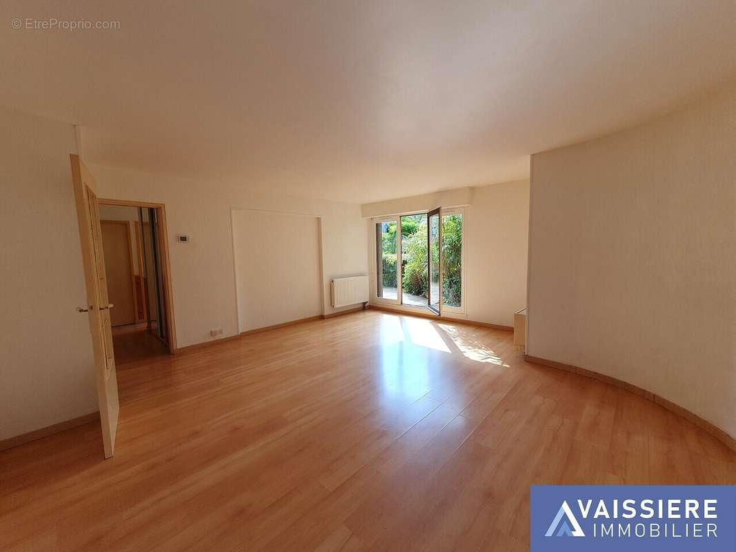 Appartement à MONTIGNY-LE-BRETONNEUX