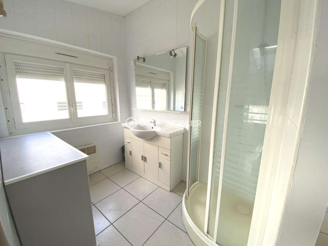 SALLE DE BAIN CHAMBRE HAUT - Appartement à TOULOUSE