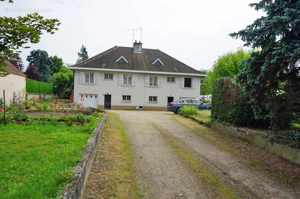 Maison à PARAY-LE-MONIAL