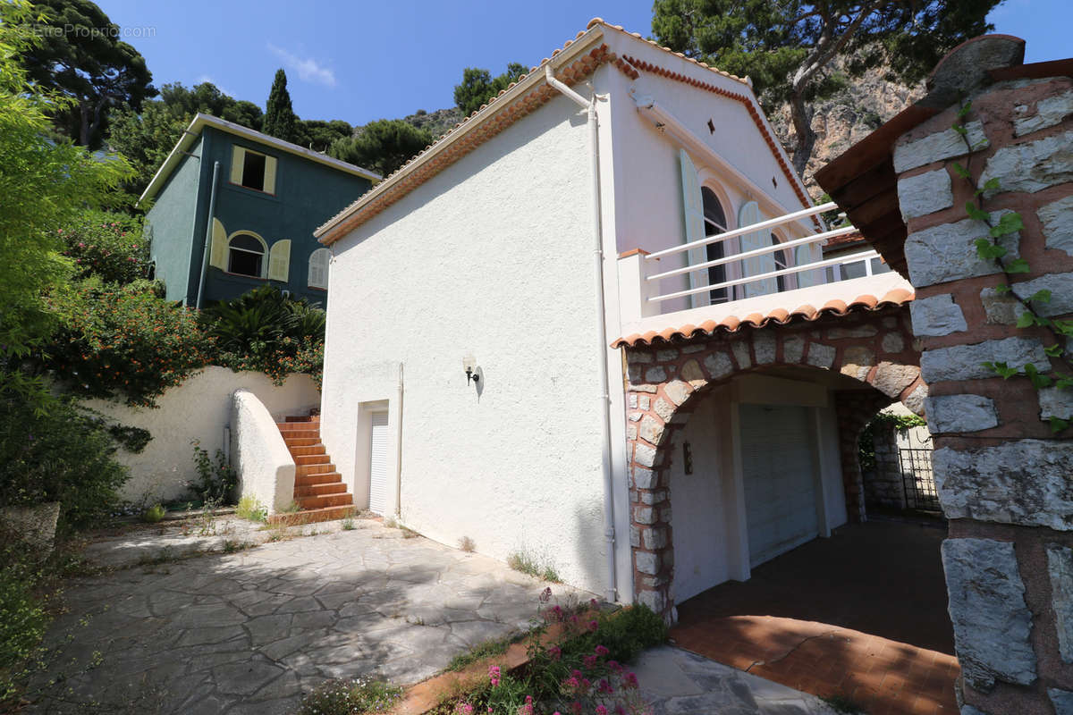 Maison à EZE