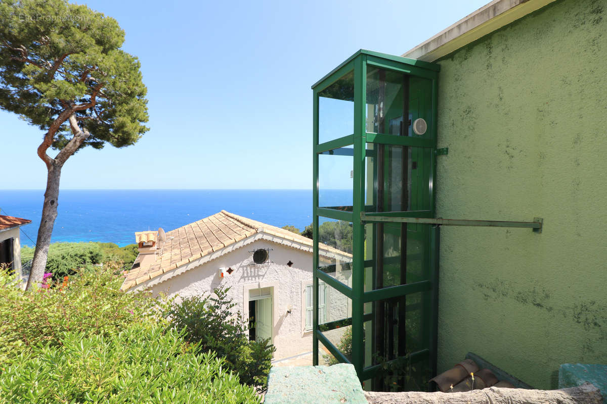 Maison à EZE