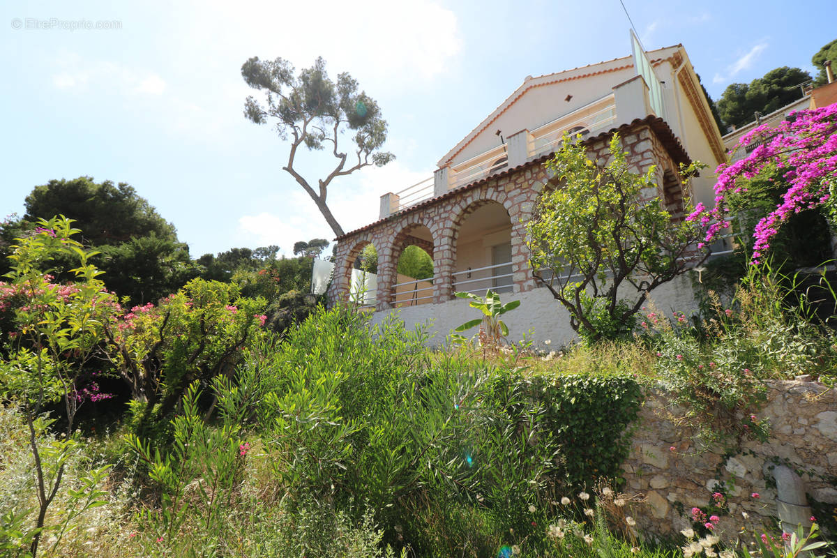 Maison à EZE