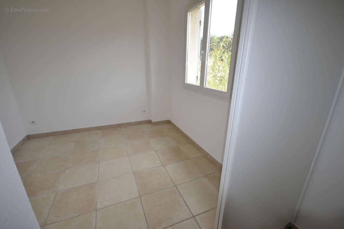 Appartement à BORMES-LES-MIMOSAS