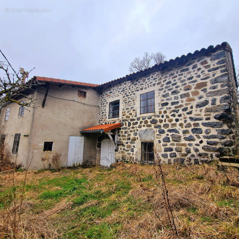 Maison à PRESAILLES