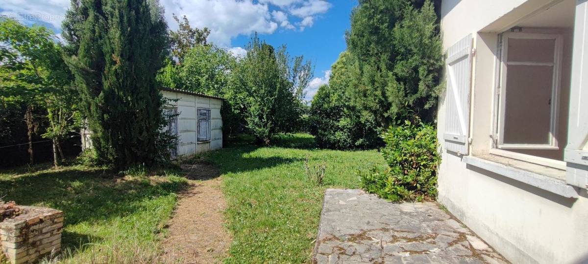 Maison à BEAUZELLE