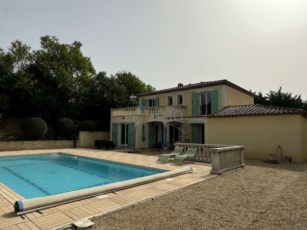 Maison à ROQUEBRUNE-SUR-ARGENS