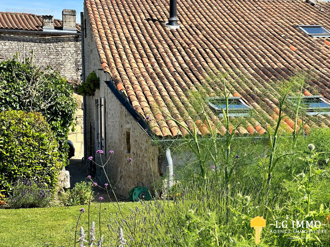 Maison à MORTAGNE-SUR-GIRONDE