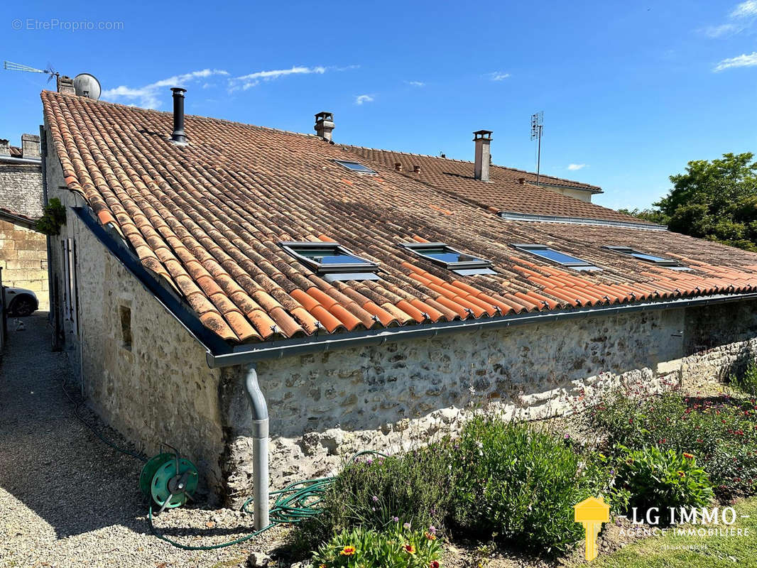 Maison à MORTAGNE-SUR-GIRONDE