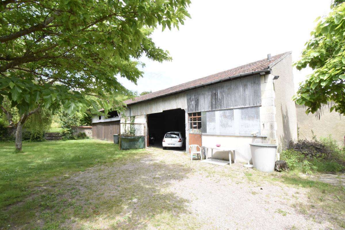 Maison à NEUVY-SUR-LOIRE