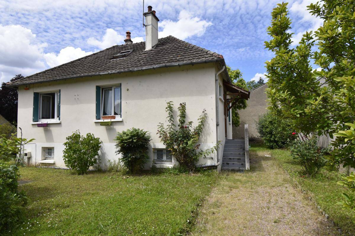 Maison à NEUVY-SUR-LOIRE