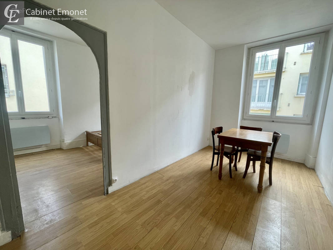 Appartement à SAINT-ETIENNE