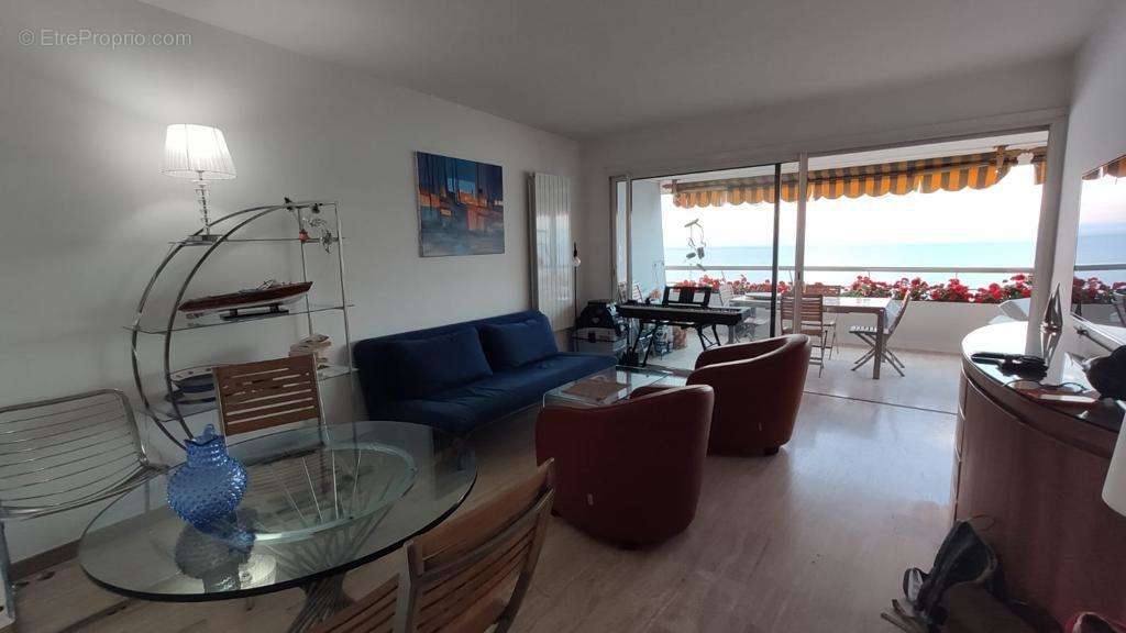 Appartement à VILLENEUVE-LOUBET