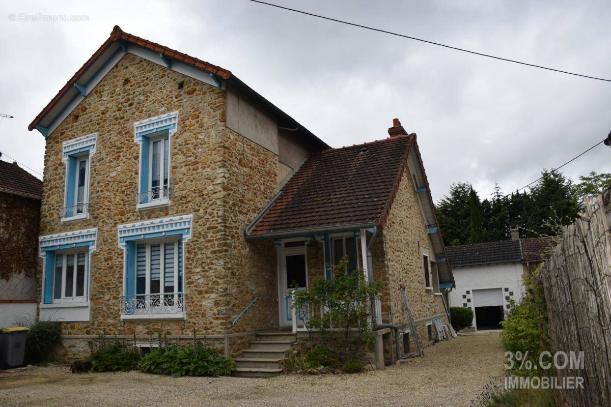 Maison à SAINT-FARGEAU-PONTHIERRY