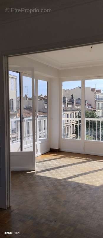 Appartement à MARSEILLE-1E