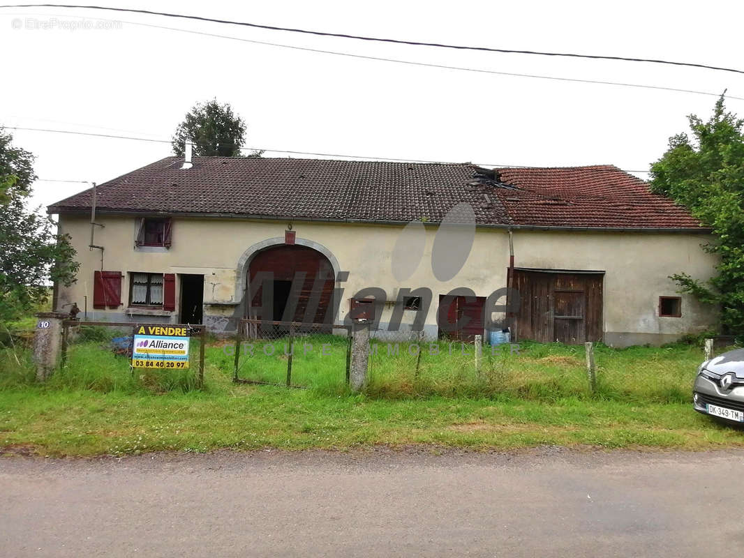 Maison à LA CHAPELLE-LES-LUXEUIL