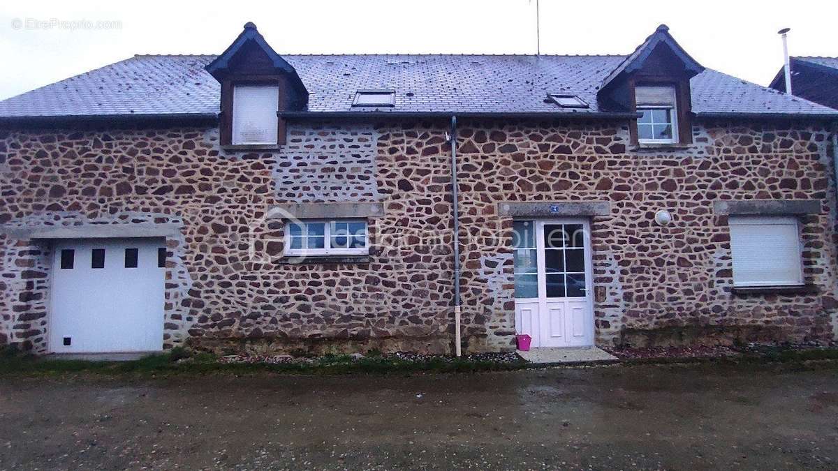 Maison à SAINT-FRAIMBAULT-DE-PRIERES