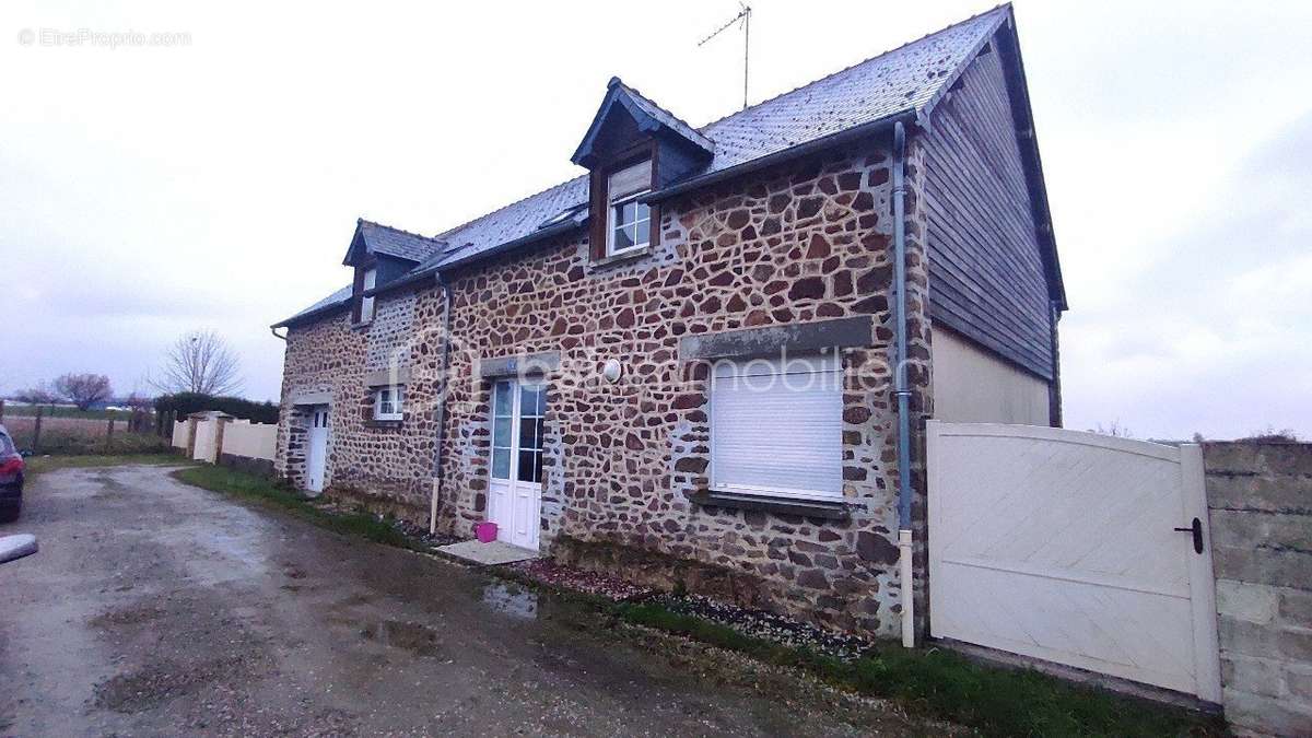 Maison à SAINT-FRAIMBAULT-DE-PRIERES