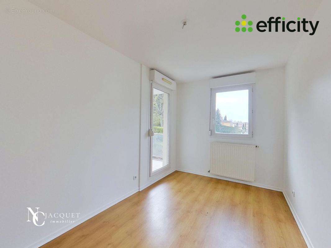 Appartement à SAINTE-FOY-LES-LYON