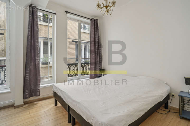 Appartement à PARIS-10E