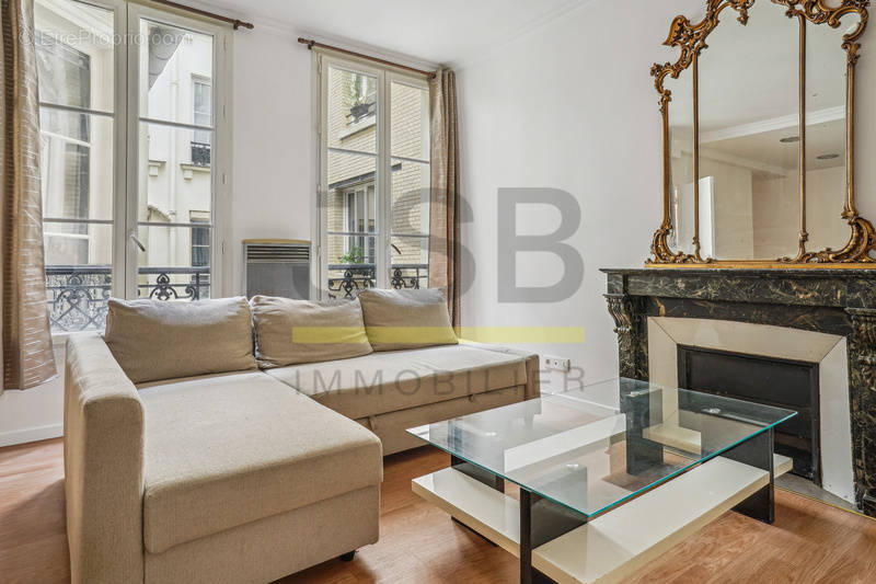 Appartement à PARIS-10E