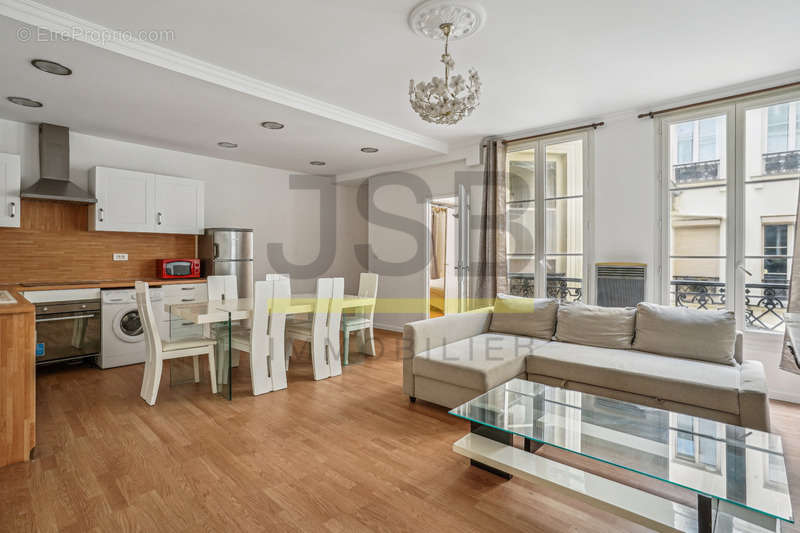 Appartement à PARIS-10E