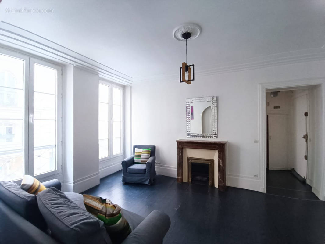 Appartement à PARIS-10E