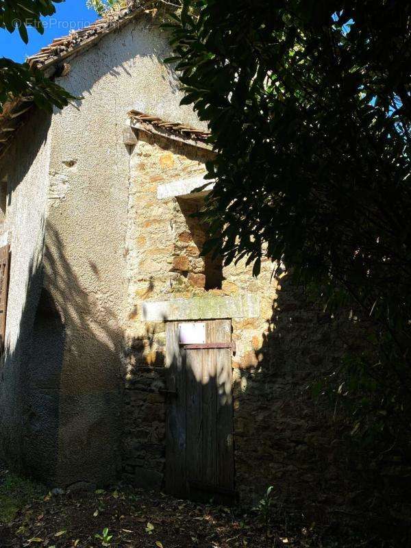 Maison à SAINT-PRIEST-LES-FOUGERES