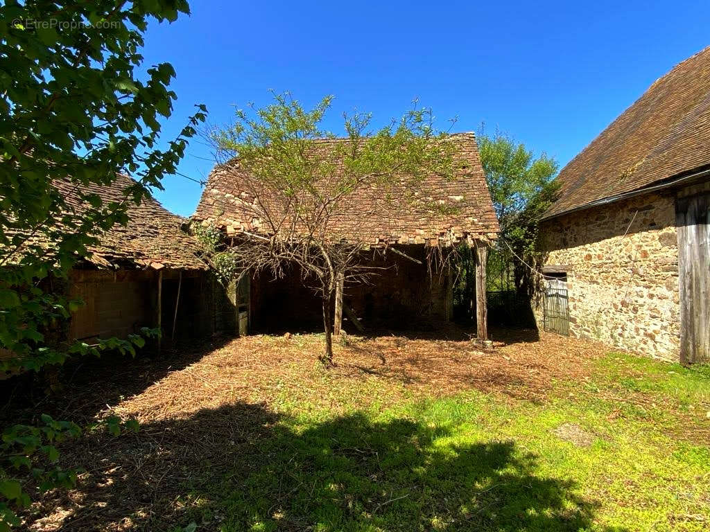 Maison à SAINT-PRIEST-LES-FOUGERES