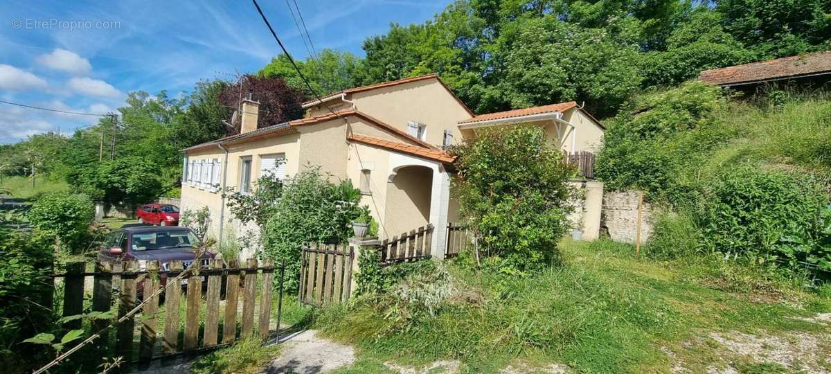 Maison à MONTAGRIER