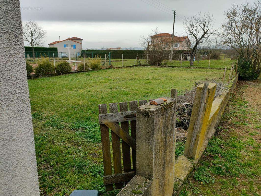 Maison à COMMELLE-VERNAY