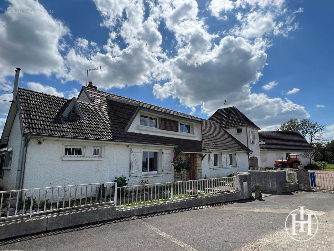 Maison à SAINT-AIGNAN-DES-NOYERS