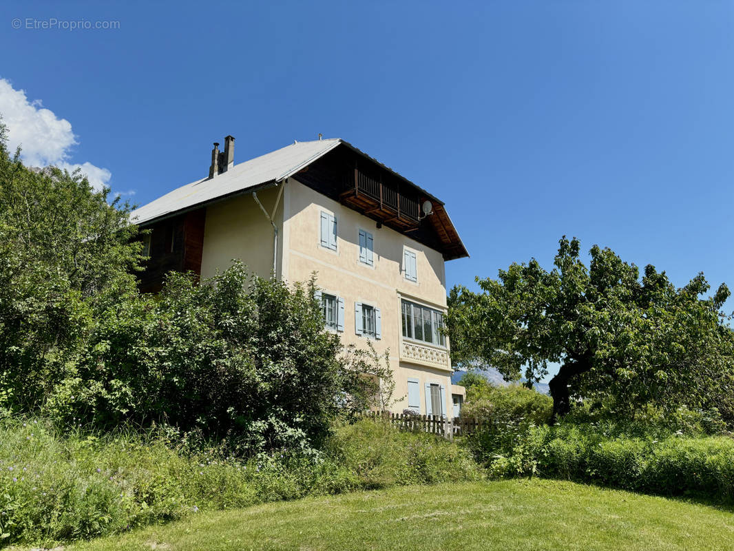 Maison à PELVOUX