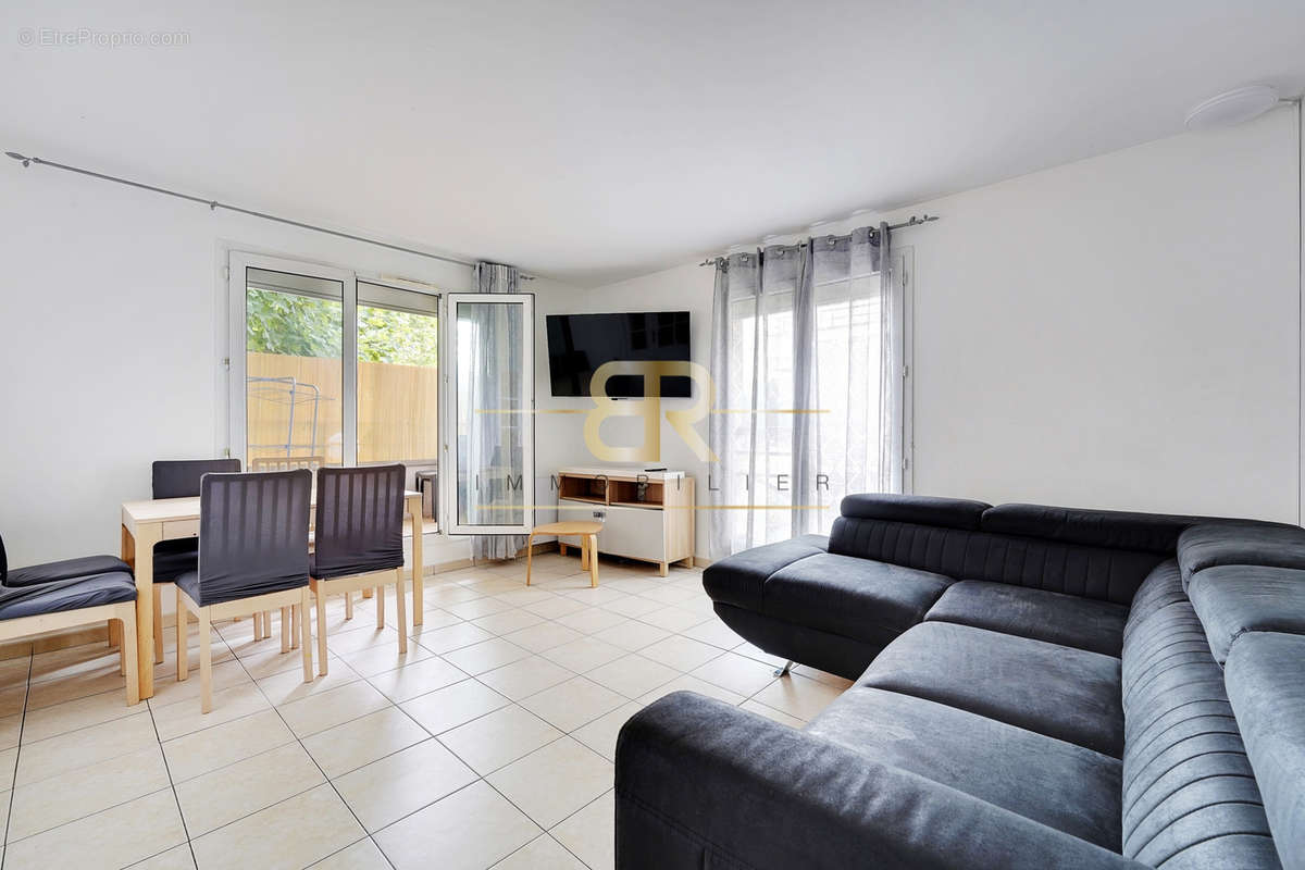 Appartement à VIGNEUX-SUR-SEINE