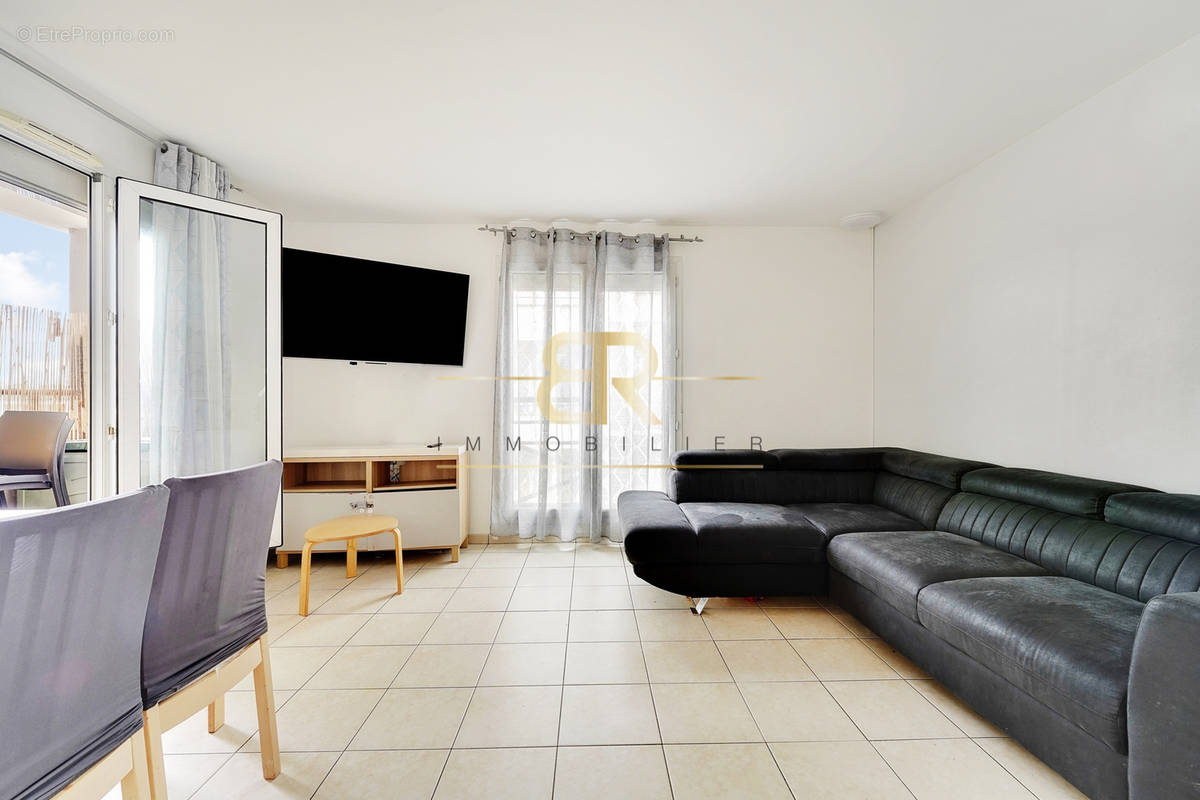 Appartement à VIGNEUX-SUR-SEINE