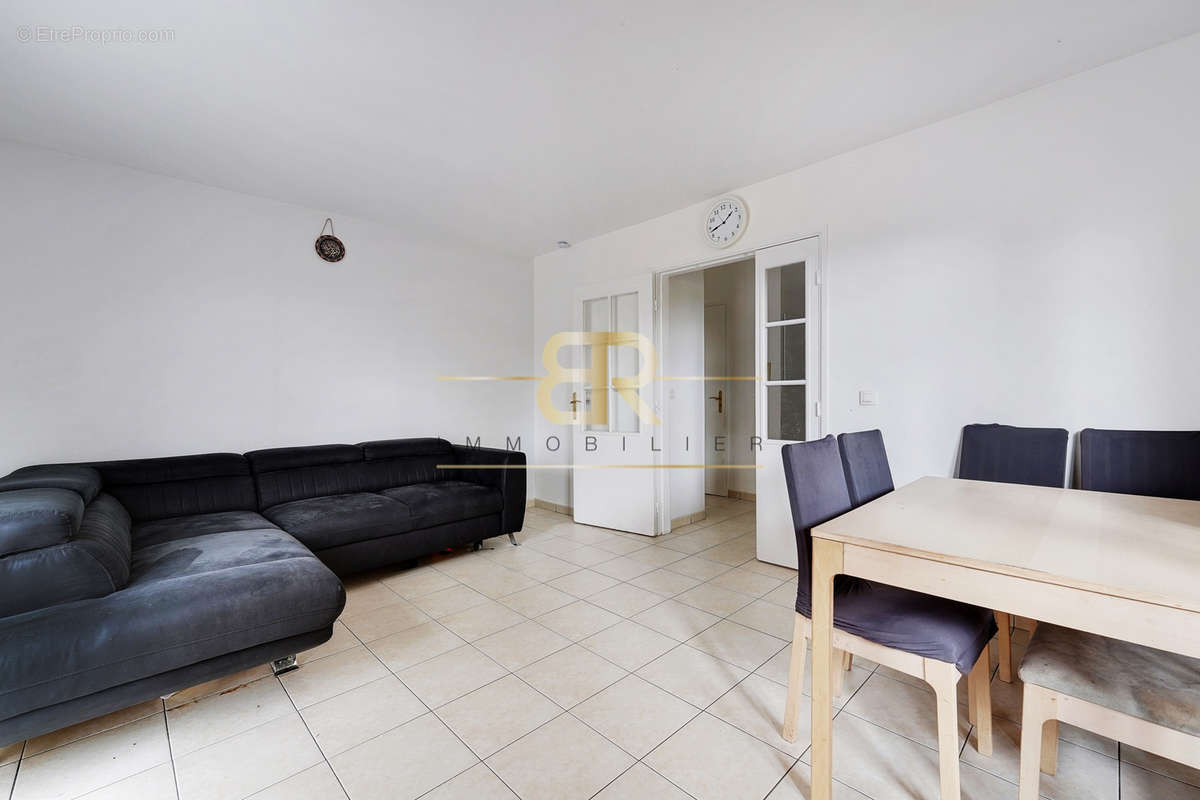 Appartement à VIGNEUX-SUR-SEINE