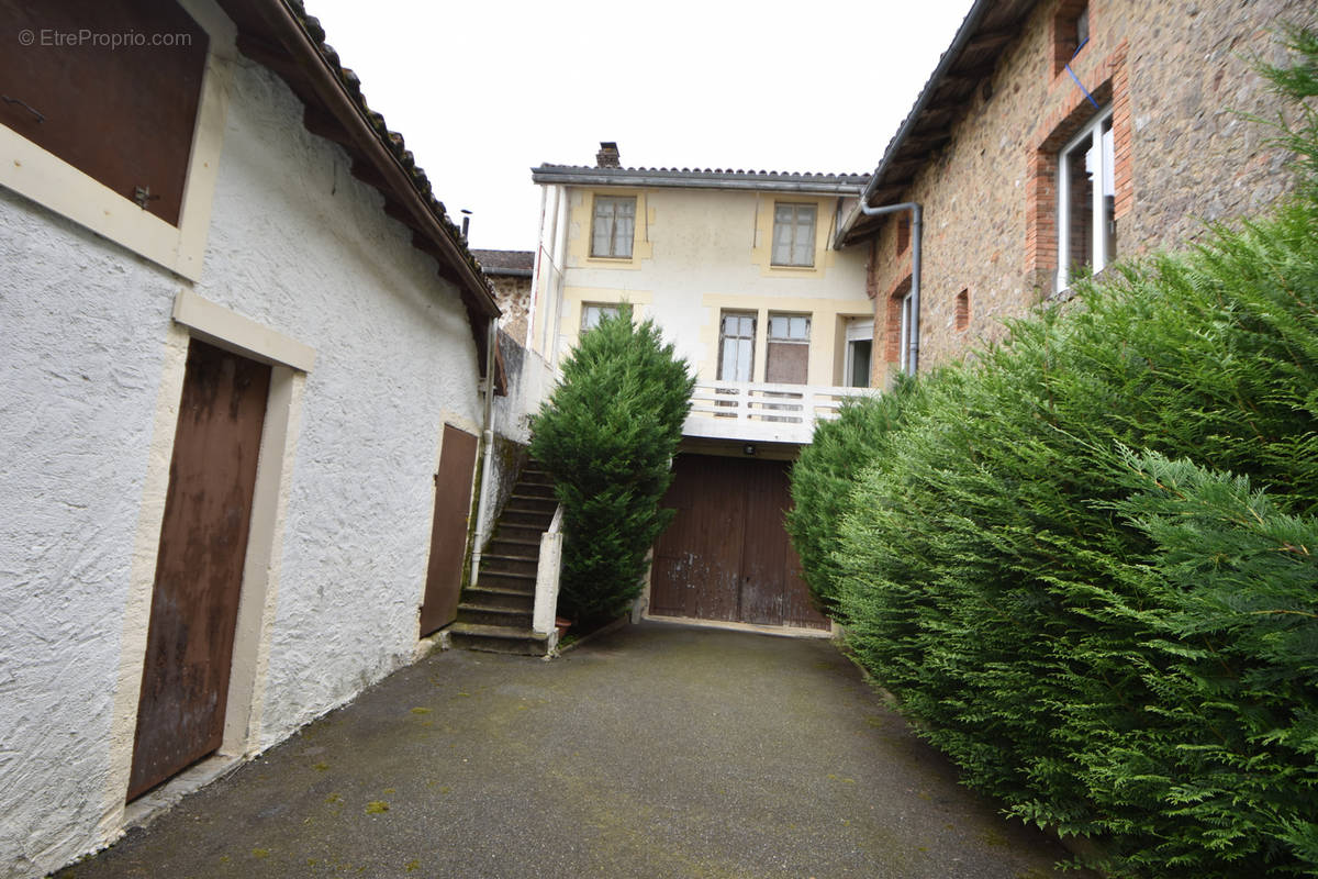 Maison à VAYRES