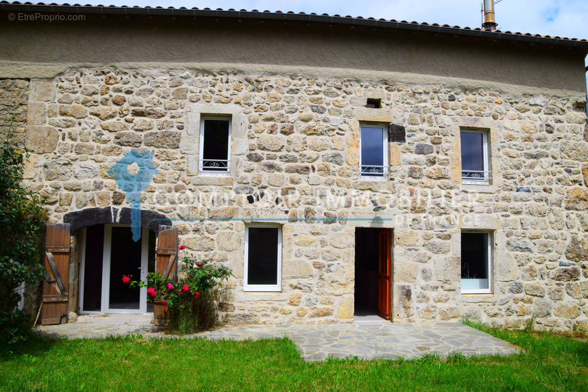 Maison à COUCOURON