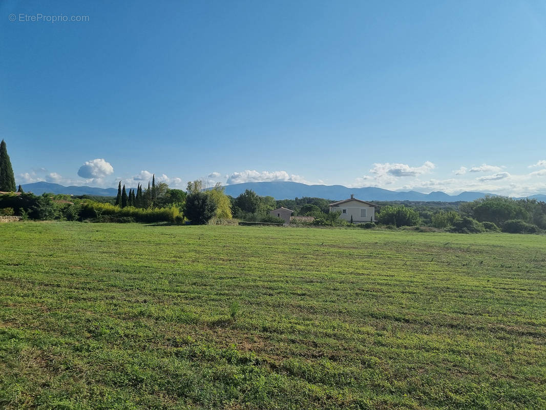 Terrain à CHAMARET